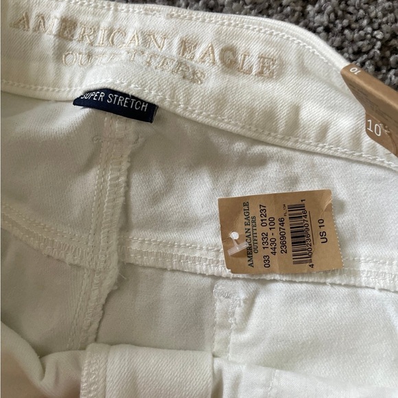 AE Shorts - Picture 4 of 5